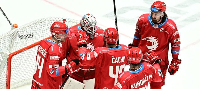 Neutavitelní! Třinec začal finále loupeží. Žádná únava, těšilo kouče