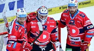 Třinec - Pardubice 2:6. Boj o titul srovnán, ve čtvrté bitvě řádil Kaut 2+1