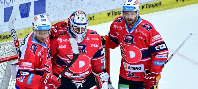 Třinec - Pardubice 2:6. Boj o titul srovnán, ve čtvrté bitvě řádil Kaut 2+1