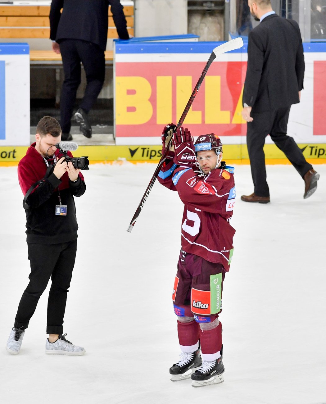 Sparťanská legenda Jaroslav Hlinka po utkání děkoval fanouškům, kteří v závěru vyvolávali jeho jméno