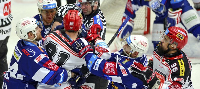 Strkanice v prvním semifinále play off mezi Hradcem a Kometou