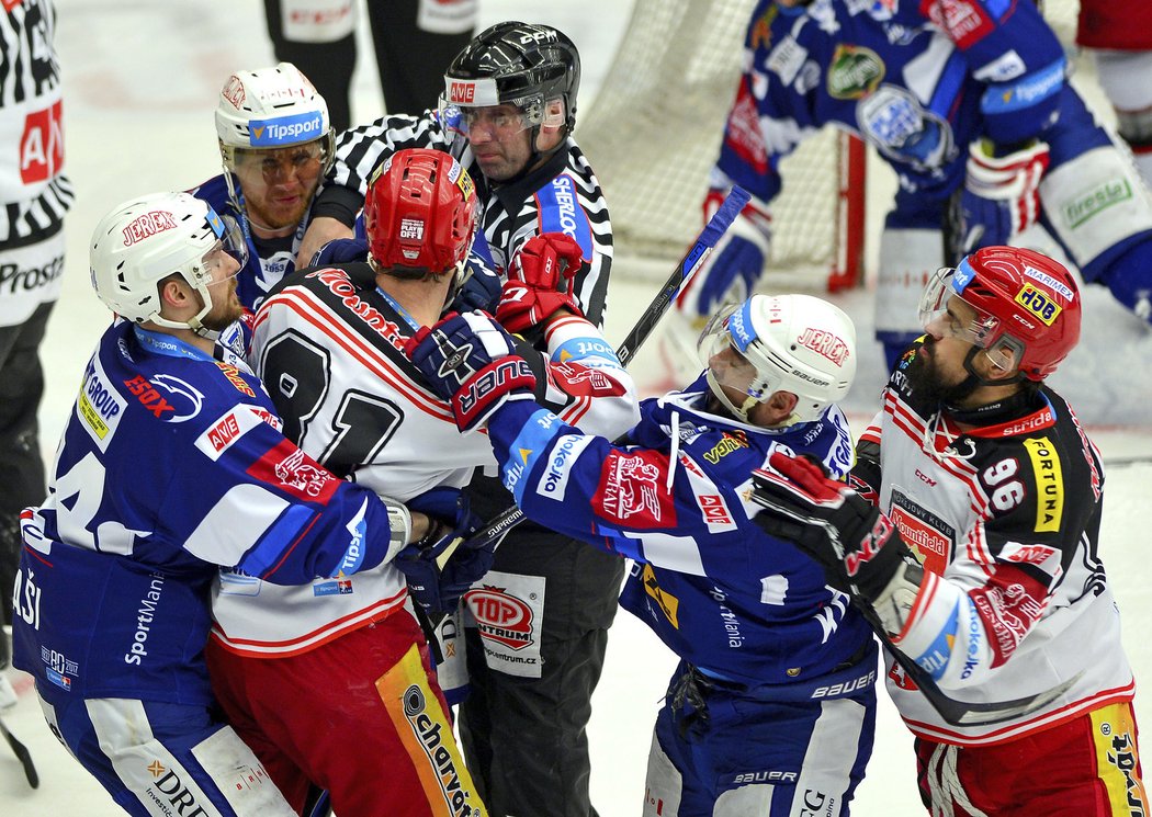 Strkanice v prvním semifinále play off mezi Hradcem a Kometou