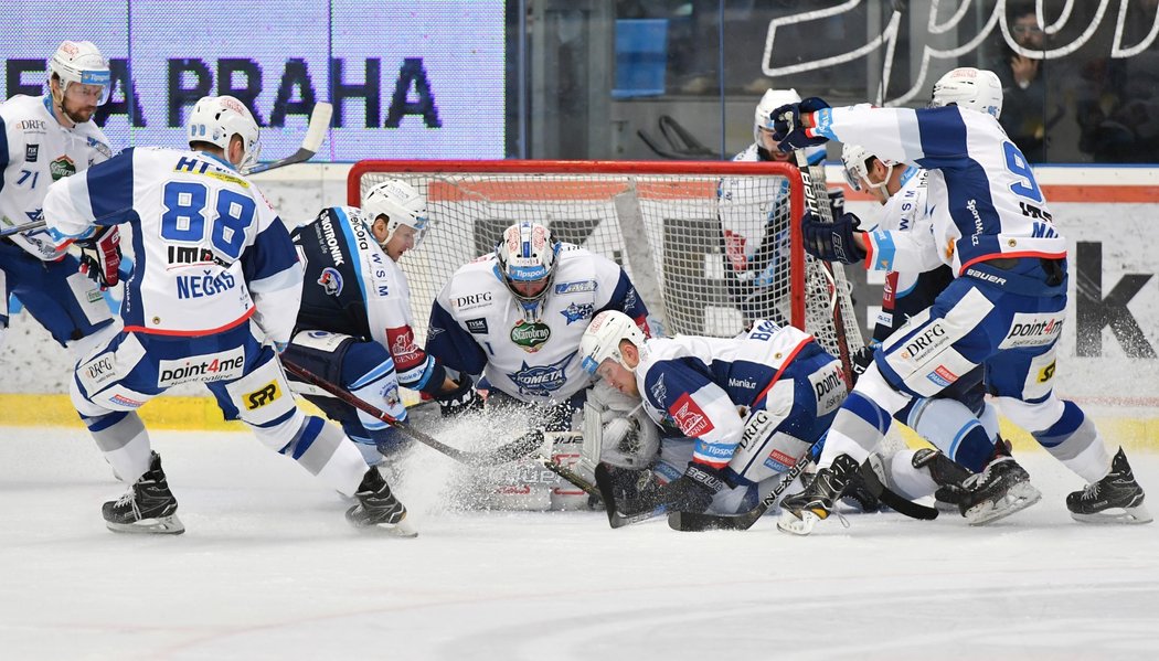 Před brankou Komety bylo v první třetině druhého semifinále hodně rušno, Marek Čiliak však všechny šance Plzně zlikvidoval