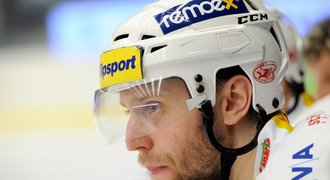 Místo KHL jen 1. liga. Růžička mladší se na rok upsal Chomutovu