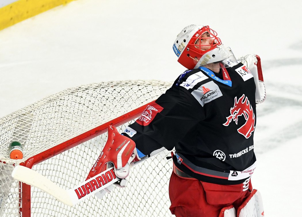 Šimon Hrubec vychytal třetí výhru Ocelářů, ti mohou už v úterý slavit postup