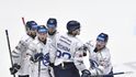 Plzeňští hráči s radují z gólu v utkání proti Olomouci