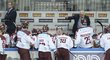 Sparťanští hokejisté poslouchají rady trenéra