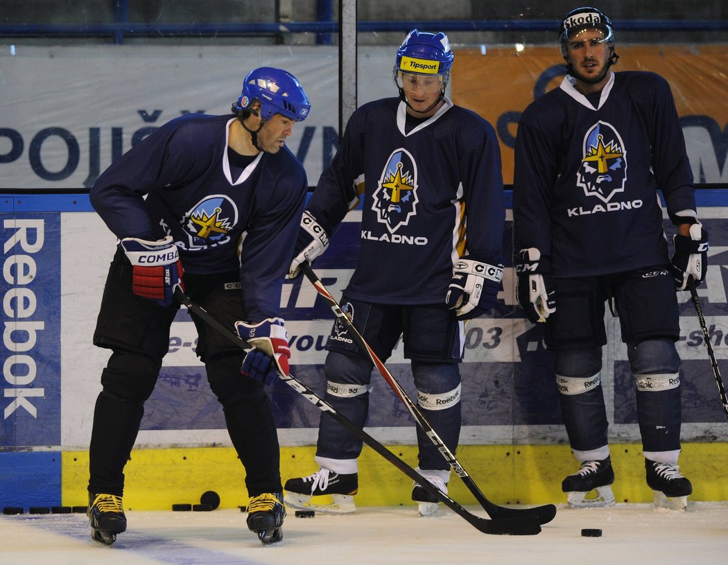 Jiří Kuchler a Petr Macholda sledují Jaromíra Jágra v akci