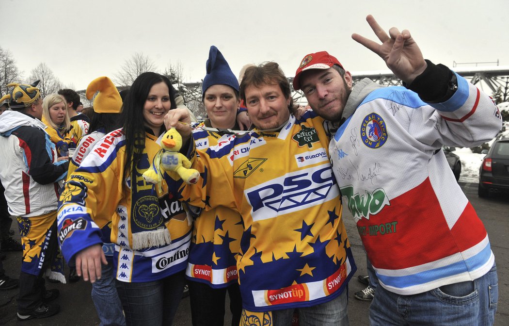 Fanoušci hokejového Zlína věřili ve vítězství svého týmu v Třinci. To se také nakonec povedlo, Zlín vyhrál 4:3 a postoupil do finále, kde se střetne s Plzní