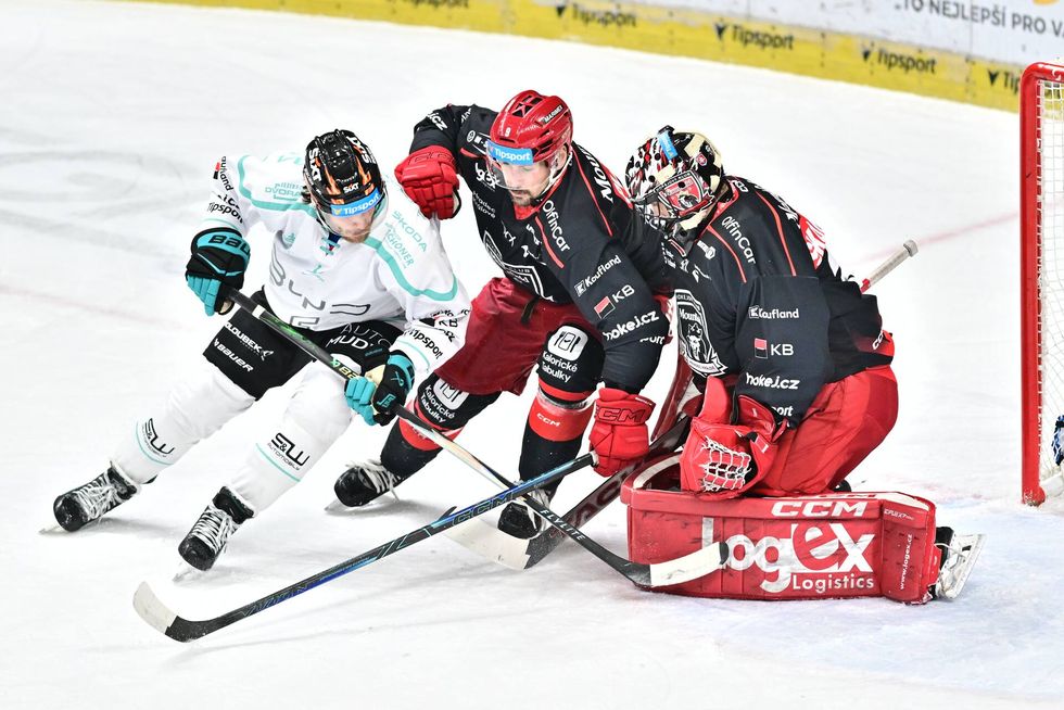 ONLINE: Třinec - Motor 1:4. Vary vedou v Hradci Králové, Sparta hraje v Liberci ONLINE: Třinec - Motor 1:4. Vary vedou v Hradci Králové, Sparta hraje v Liberci