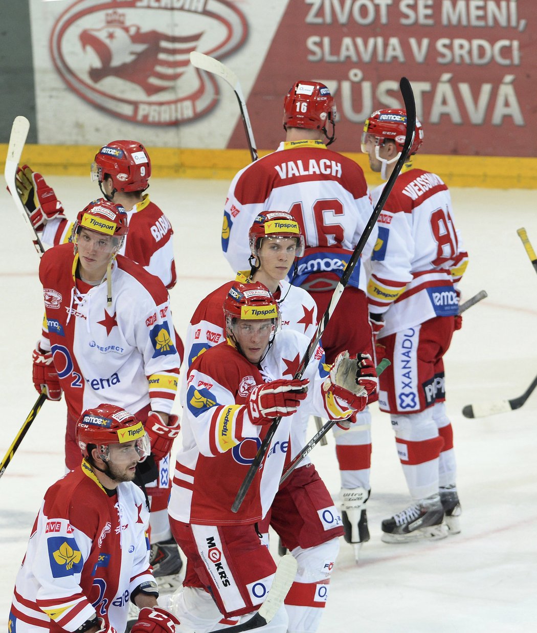 Hokejisté Slavie smutní po prohraném utkání s Hradcem