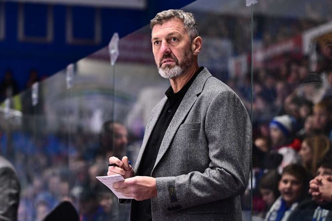 Sparta podle Nedvěda: změna nálady v kabině, gólmanské duo drží. Co nové posily? Sparta podle Nedvěda: změna nálady v kabině, gólmanské duo drží. Co nové posily?