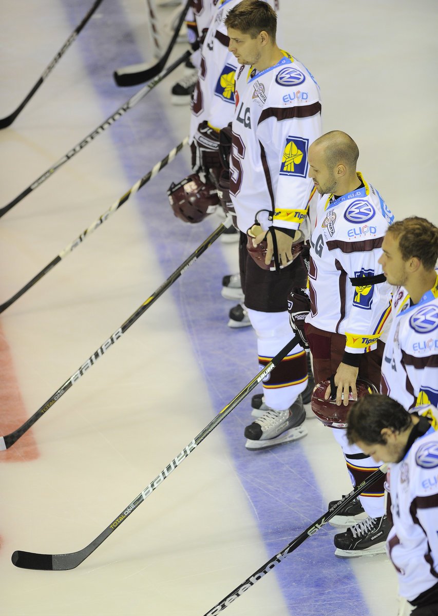 Minuta ticha za tragicky zesnulé hokejisty při leteckém neštěstí v Jaroslavli