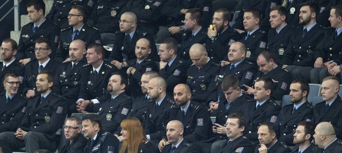 Policisté na hokejovém utkání Sparty s Olomoucí