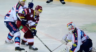 Pardubice schytaly krutý debakl, Sparta je vyprovodila devíti góly