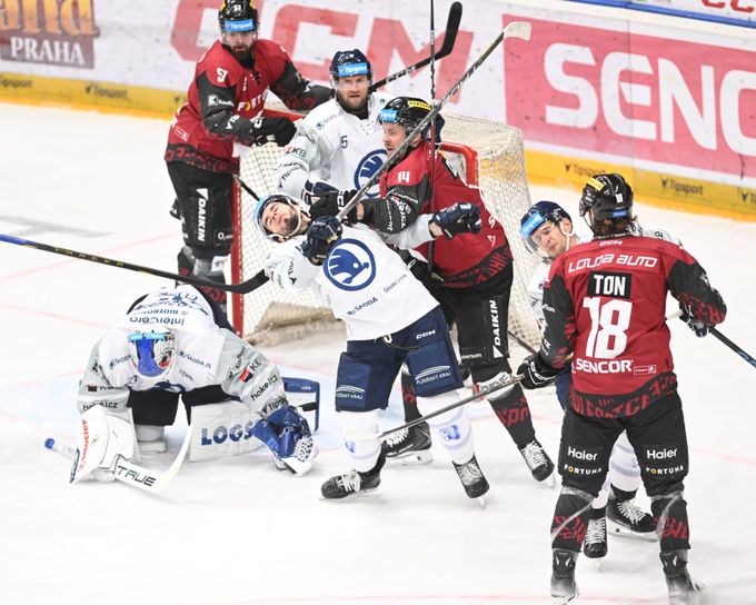 ONLINE: Plzeň - Sparta 0:1. Hosté útočí na čtvrtou výhru v řadě, rychle vedou ONLINE: Plzeň - Sparta 0:1. Hosté útočí na čtvrtou výhru v řadě, rychle vedou