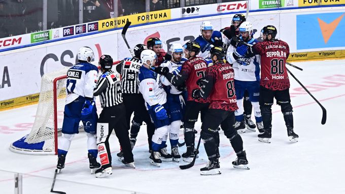 Posazený bek řídil vítězství Komety. A co je (zase) se Spartou? Před rokem se pakoval kouč Posazený bek řídil vítězství Komety. A co je (zase) se Spartou? Před rokem se pakoval kouč