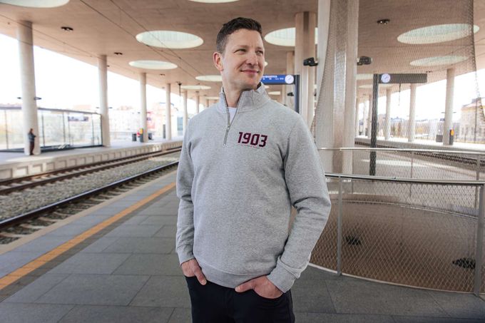 Šmíd o slzách z dárku hráčů po MS, poprvé o Spartě i naštvaném Liberci: Kousali to těžce Šmíd o slzách z dárku hráčů po MS, poprvé o Spartě i naštvaném Liberci: Kousali to těžce