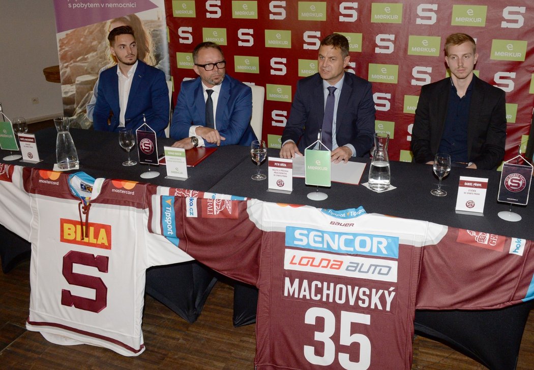 Na tiskové konferenci hokejová Sparta oficiálně představila první dvě posily na novou extraligovou sezonu