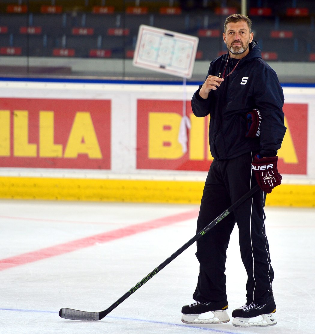 Jaroslav Nedvěd při tréninku Sparty na ledě.