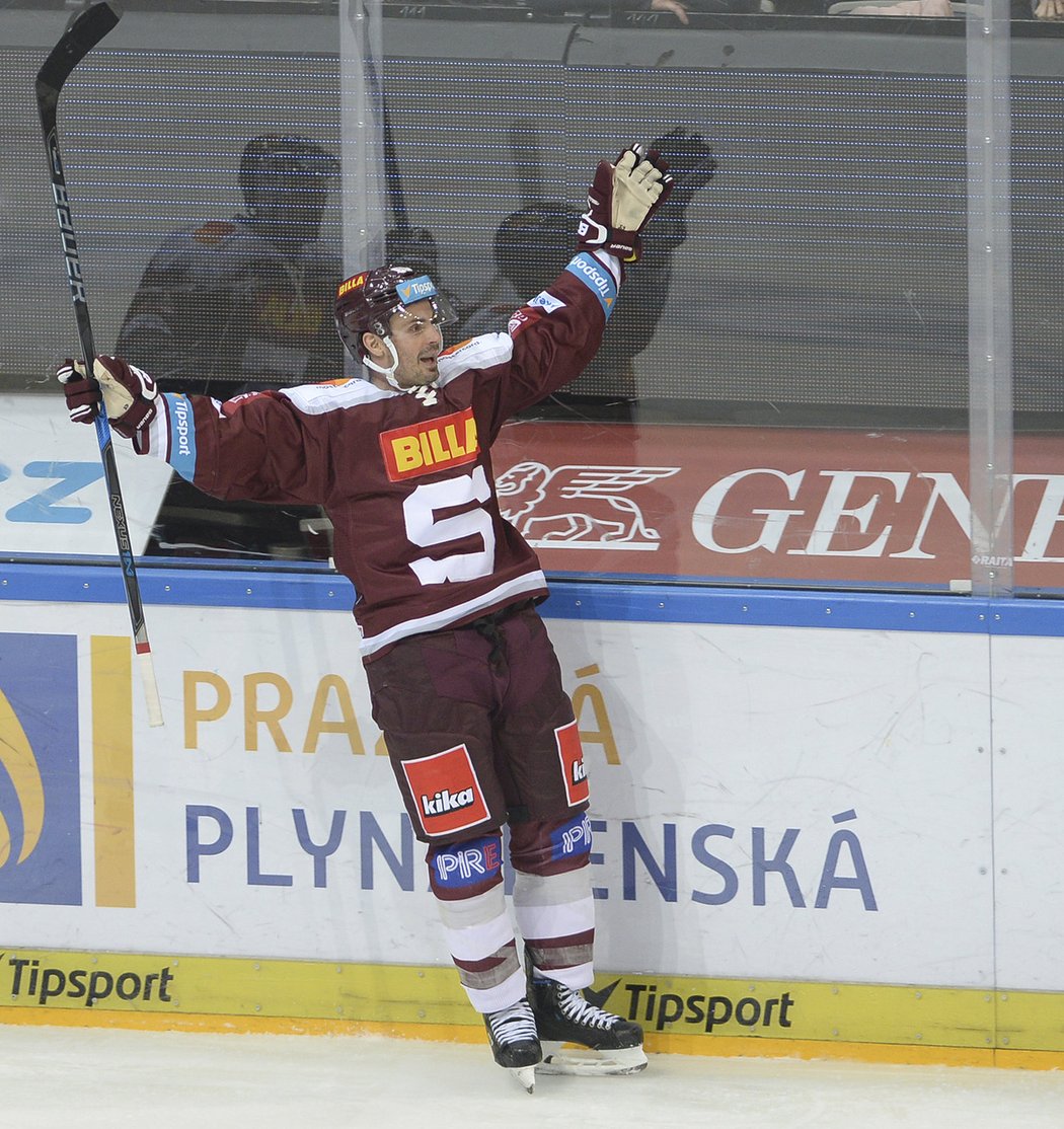 Takhle slavil hattrick útočník Michal Řepík