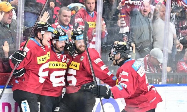 Sparta – Třinec 3:0. Domácí mají první výhru v boji o finále, rozhodl Řepík