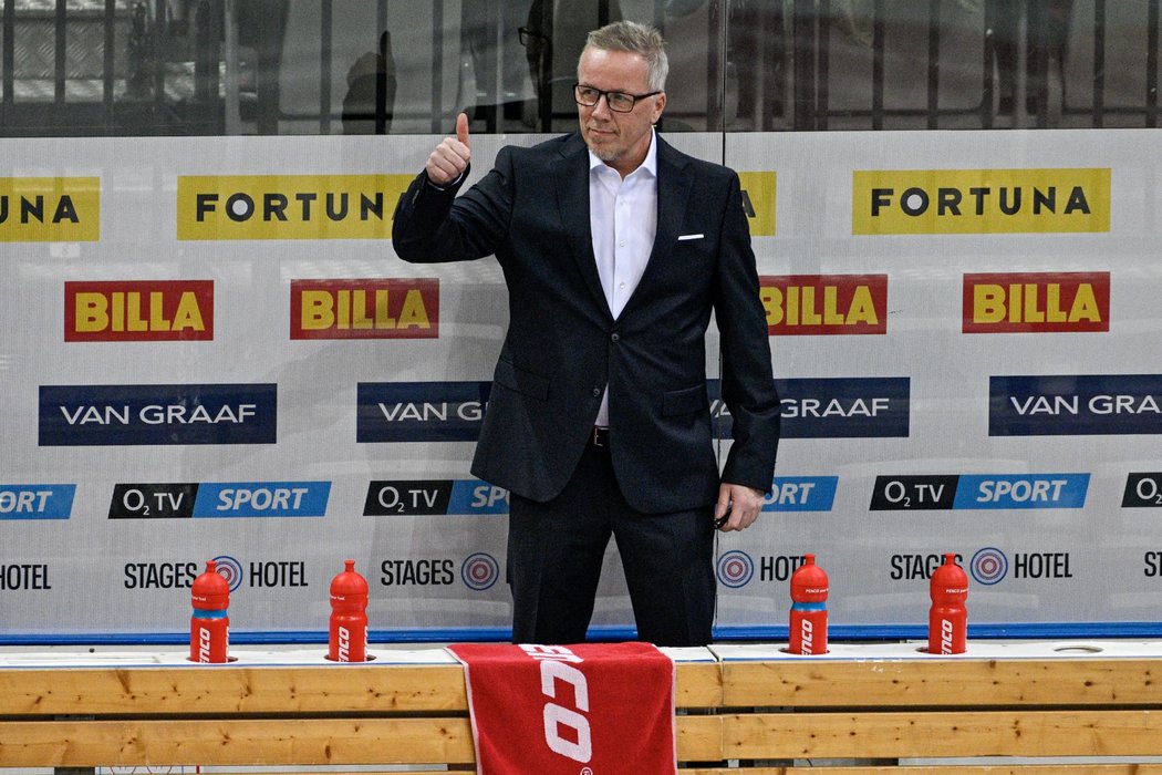Švédský trenér Sparty Hans Wallson před utkáním
