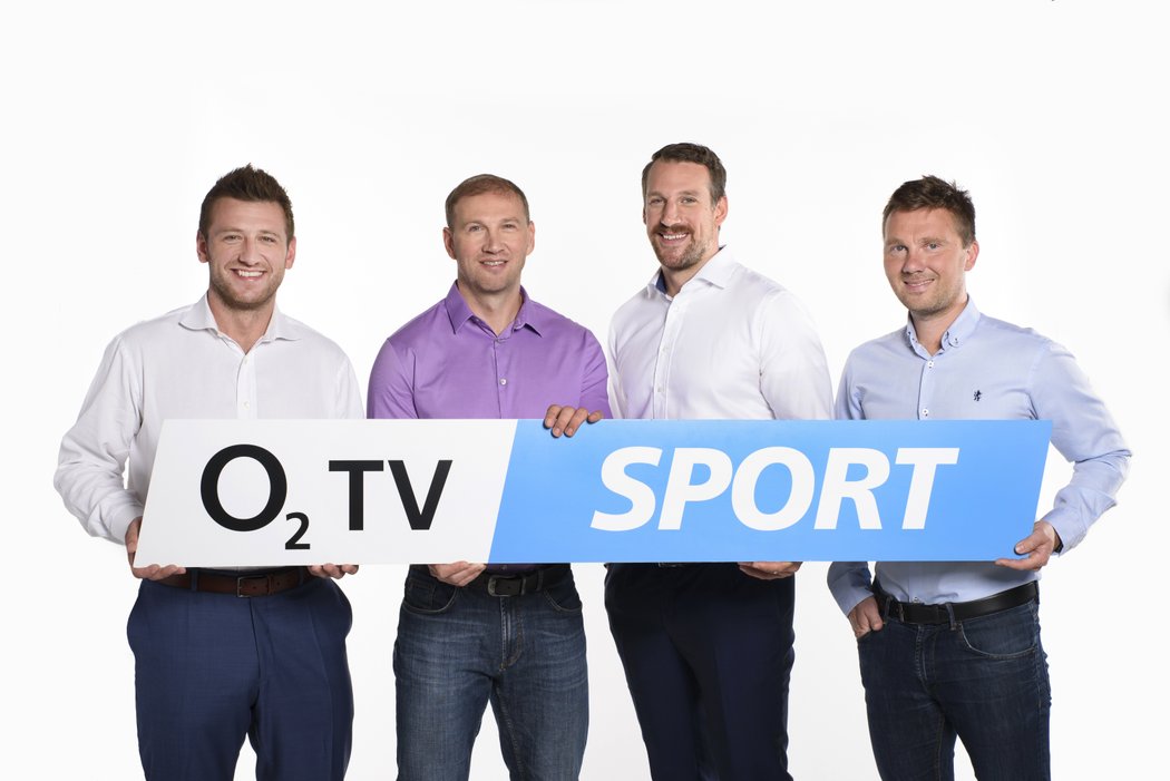 Jakub Koreis (vpravo uprostřed) patří mezi první experty O2 TV Sport