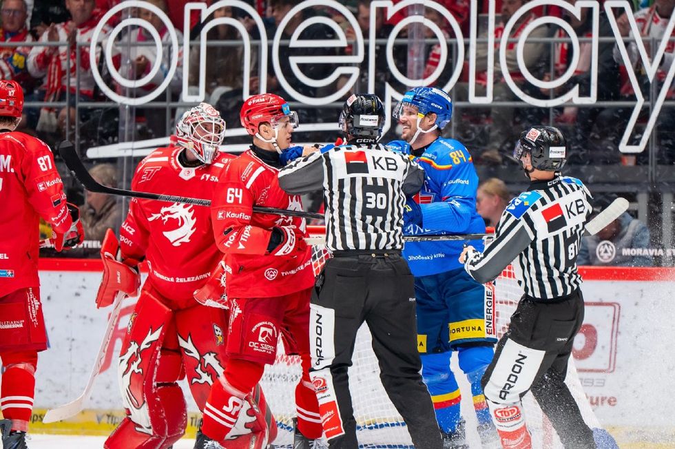 Kundrátek se vrátil parádním blokem. Fanoušci Třince ho i přes vysokou prohru vytleskali Kundrátek se vrátil parádním blokem. Fanoušci Třince ho i přes vysokou prohru vytleskali