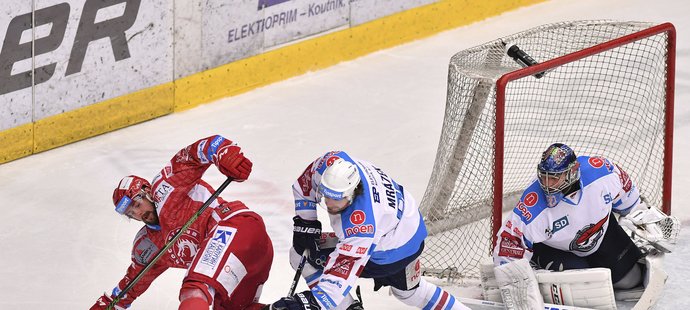 Zleva Rostislav Marosz z Třince a Jaroslav Mrázek s Jánem Lacem z Chomutova