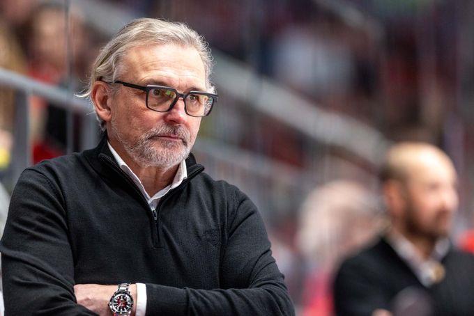 Moták končí v Třinci, po prohře v Pardubicích nabídl rezignaci sám. Žabka povýší Moták končí v Třinci, po prohře v Pardubicích nabídl rezignaci sám. Žabka povýší