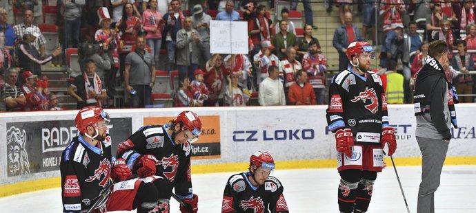 Smutek z prohraného finále byl na straně třineckých Ocelářů obrovský.