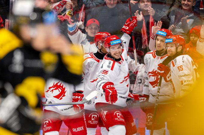 Třinecký žolík Daňo řádil. Litvínov odčinil poslední debakl, ale opět padl Třinecký žolík Daňo řádil. Litvínov odčinil poslední debakl, ale opět padl