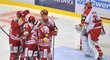 Hokejisté Třince se radují z gólu do sítě Olomouce