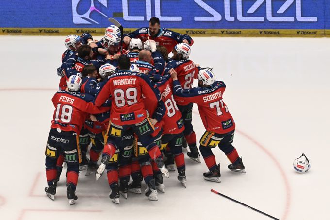 Třinec - Pardubice 4:5p. ZLATÁ rána Červenky! Dynamo se dočkalo a je MISTR Třinec - Pardubice 4:5p. ZLATÁ rána Červenky! Dynamo se dočkalo a je MISTR