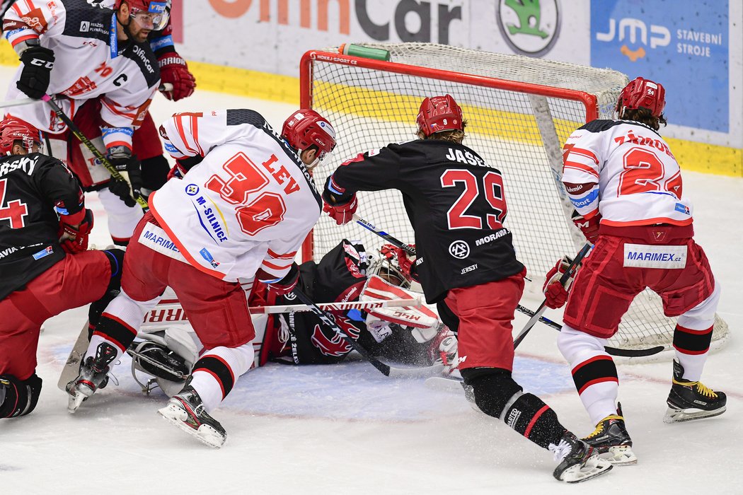 Hokejisté Třince deklasovali Hradec vysoko 7:1.