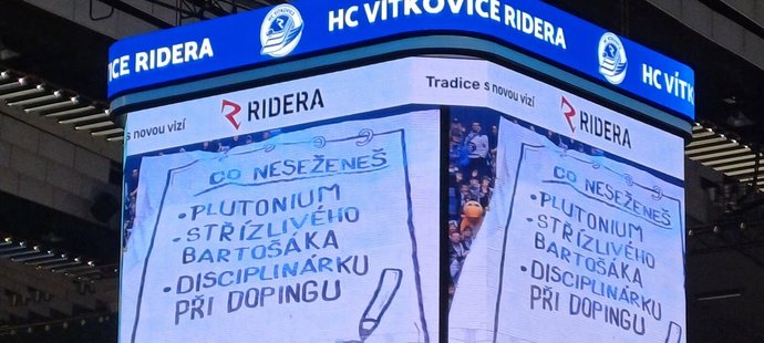 Vítkovičtí fanoušci popichovali Hradec Králové transparenty