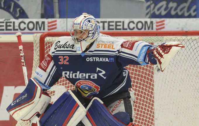 Bartošák změnil masku a shodil vousy. Vypadal jsem jako blbec, smál se Bartošák změnil masku a shodil vousy. Vypadal jsem jako blbec, smál se