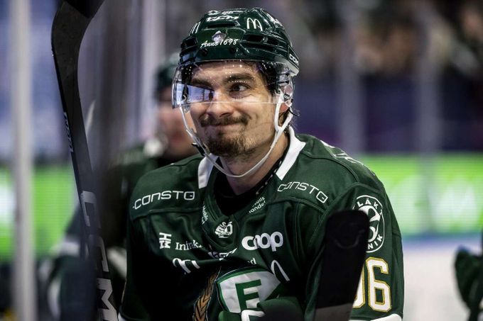 Proč se výborní Švédové nehrnou do Česka? Tomášek rozebírá důvody: Penze i Liga mistrů Proč se výborní Švédové nehrnou do Česka? Tomášek rozebírá důvody: Penze i Liga mistrů