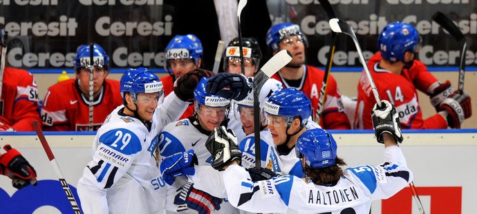 Radost finských hokejistů z vítězství