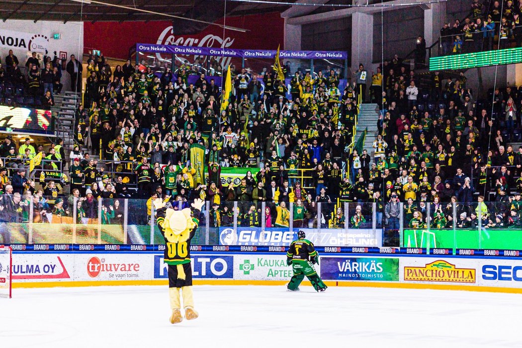 Fanoušci Ilvesu Tampere kousky Lukáše Dostála milují.