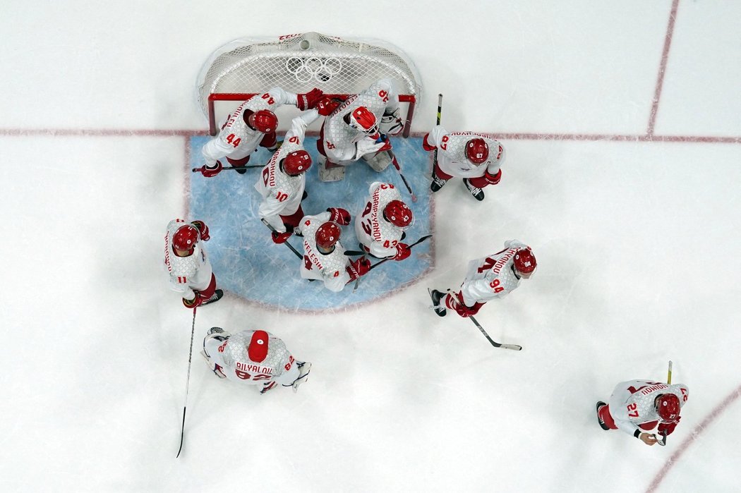 Hokejisté Ruska po prohře ve finále ZOH s Finskem 1:2
