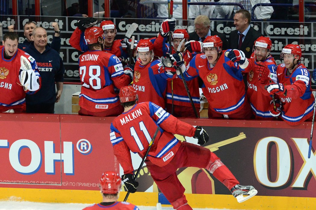 Ruská radost po čtvrtém gólu do finské sítě