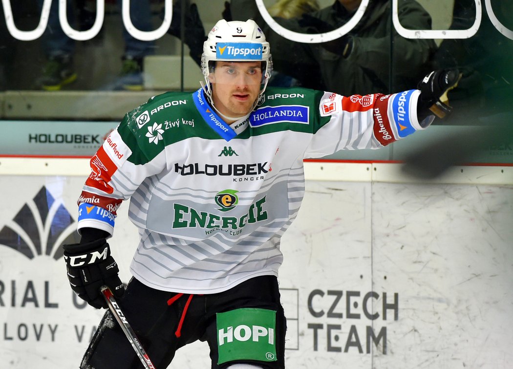 Útočník Jakub Flek z Karlových Varů je jediným nováčkem v nominaci českých hokejistů na únorové Švédské hry ve Stockholmu.