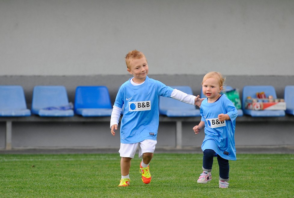 Děti Karla Rachůnka - syn Matěj a dcera Kačenka