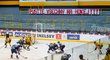 Transparent hokejových fanoušků během druhého čtvrtfinálového duelu mezi Litvínovem a Plzní