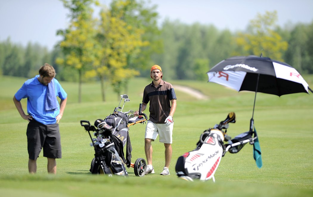 Prvního ročníku Hokej Charity Golf Cupu se zúčastnil i pardubický brankář Martin Růžička