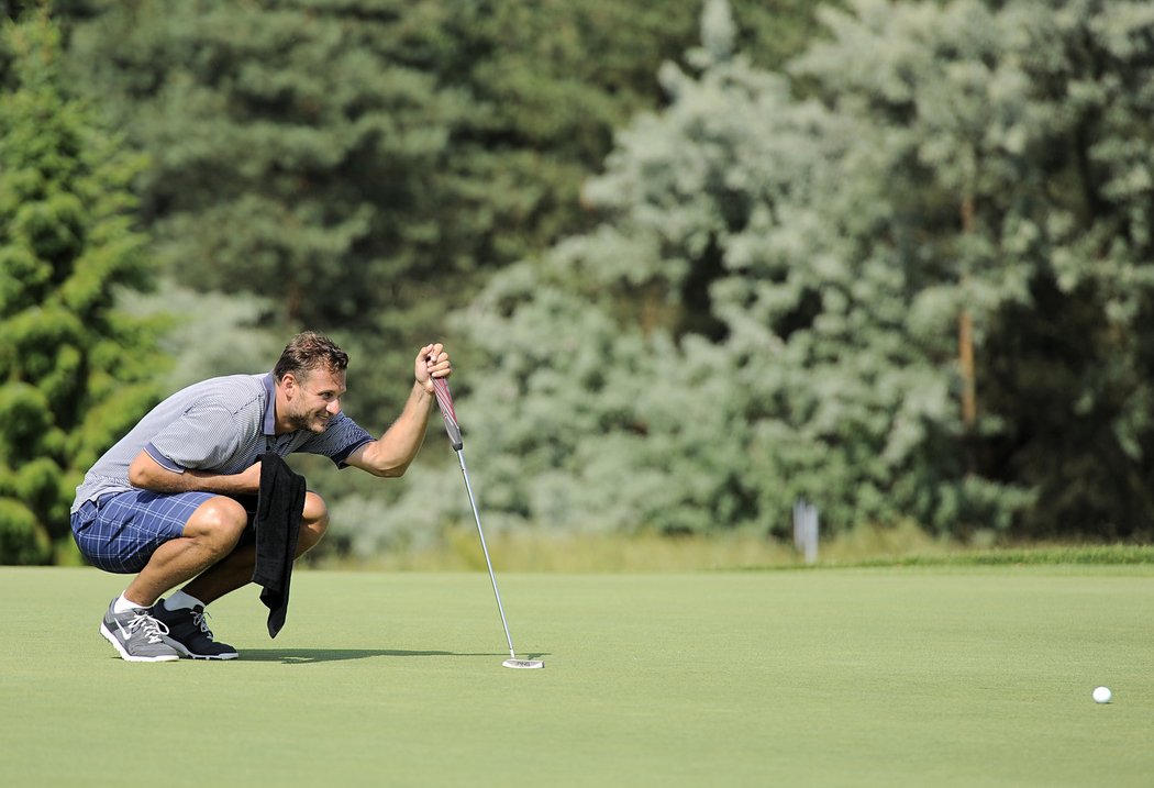 To nebude úplně lehké, jakoby si říkal Pavel Brendl, který se jako jedna z mnoha hvězd zúčastnil prvního ročníku Hokej Charity Golf Cupu