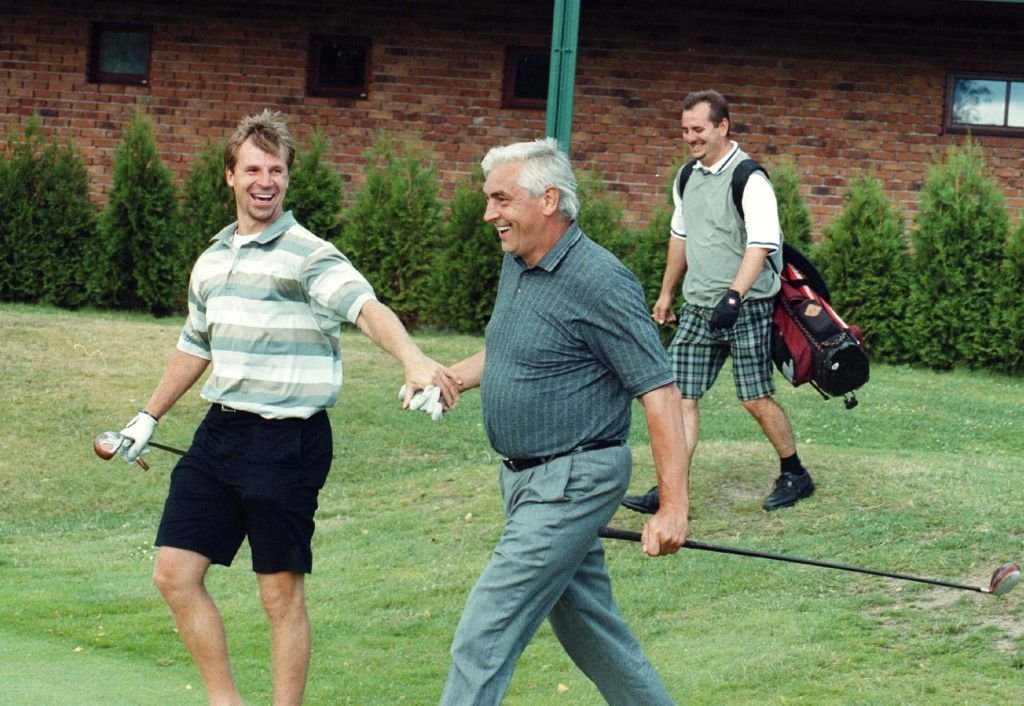 Petr Svoboda, kamarád a zlatý svěřenec z Nagana, na golfu s Ivanem Hlinkou v srpnu 1998