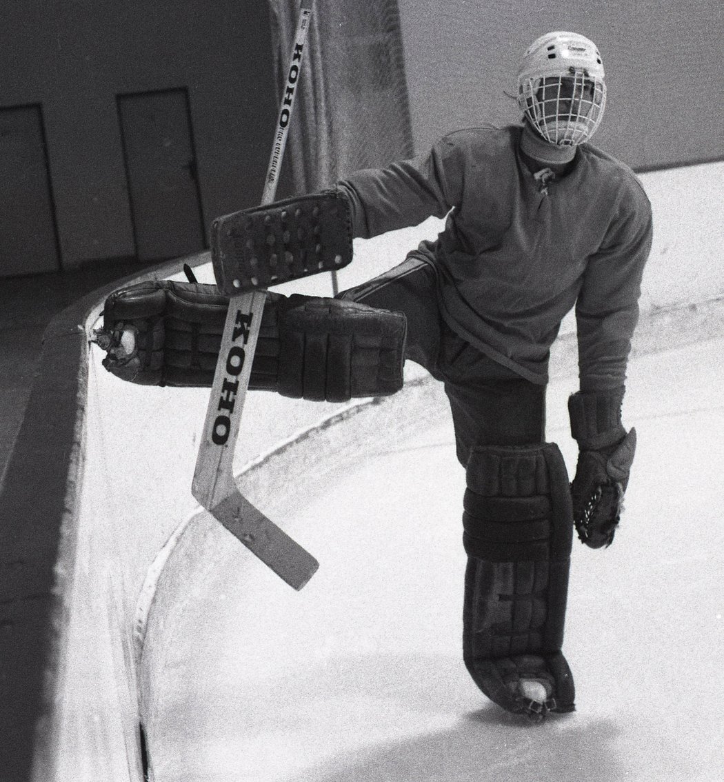 Dominik Hašek v pardubickém dresu v roce 1985